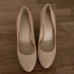 GUC Pretty blush/pink wedges